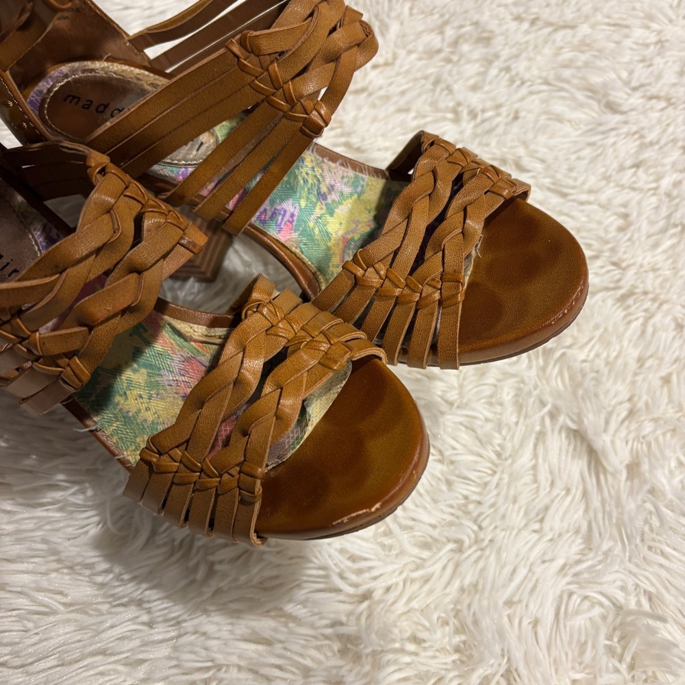 MADDEN GIRL *REVVY* BLOCK HEEL SANDALS COLOR~TAN SIZE 6 - Picture 7 of 10